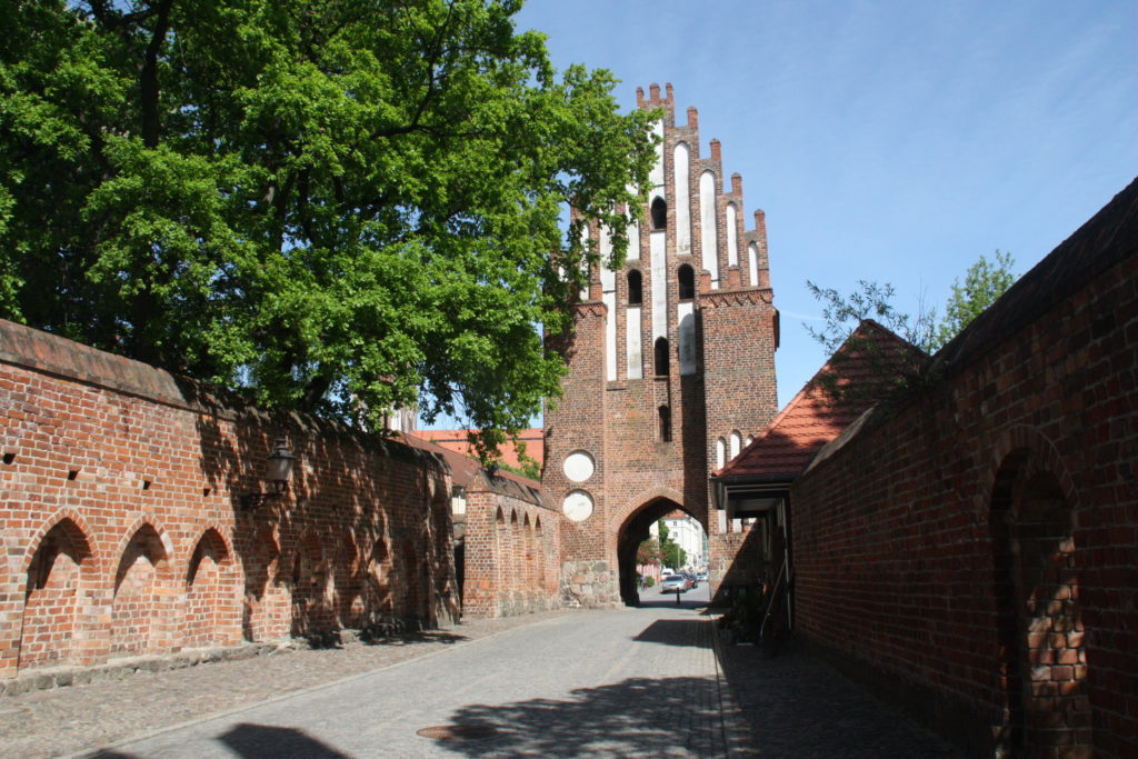 Treptower-tor-ostseite-neubrandenburg-02 » Touristinfo Neubrandenburg